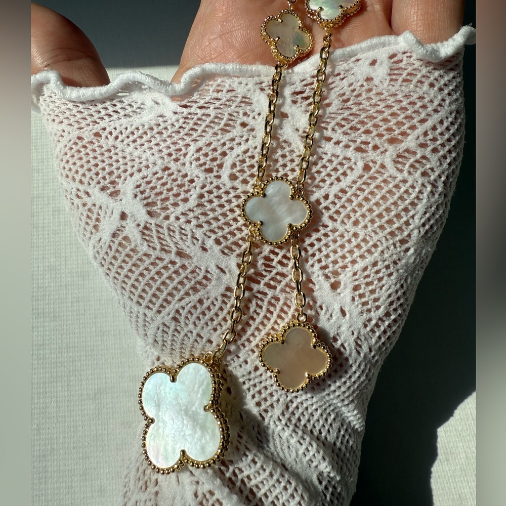 Elegant Clover Necklace – Inspired by Timeless Luxury Design - Picture 6 of 14